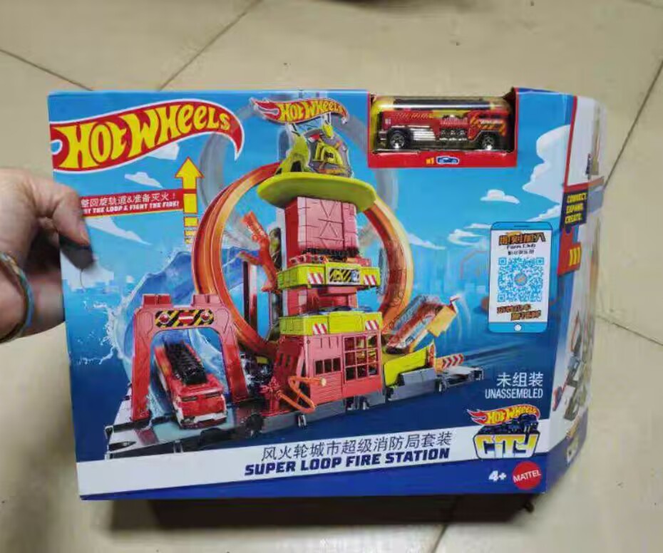 本物のホットウィール HKX41 シティ スーパー ループ  - Hot Wheels Car Track Sets のレビューと価格